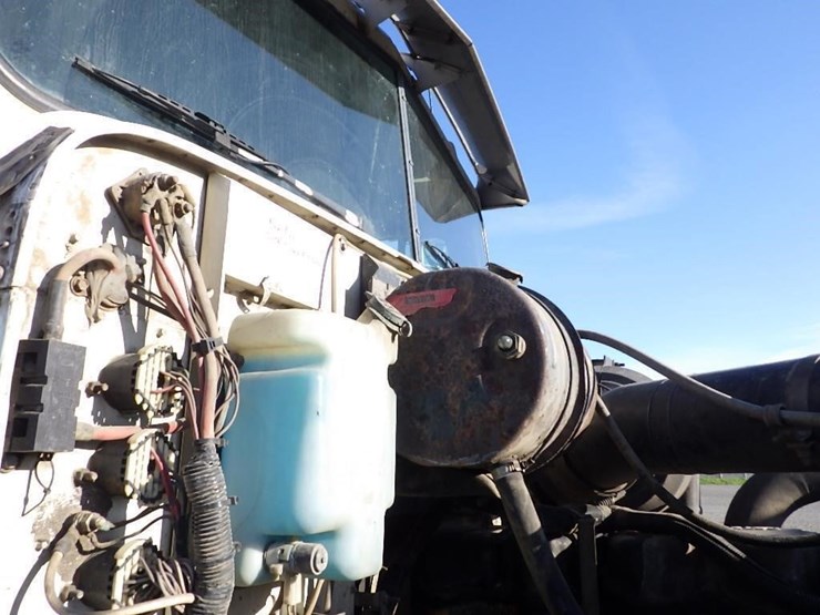 1999-international-9300-image-25