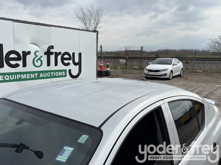 2015-nissan-versa-image-10