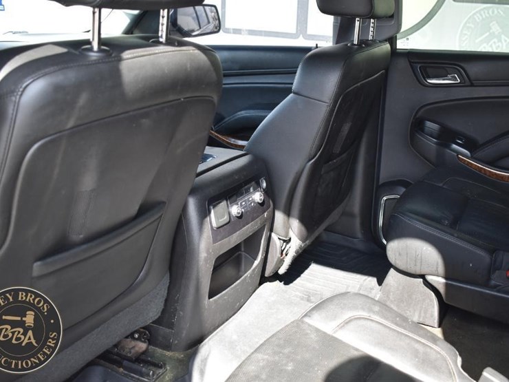 2015-chevrolet-tahoe-ltz-image-23