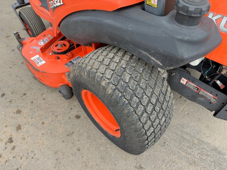 kubota-zd321-image-8