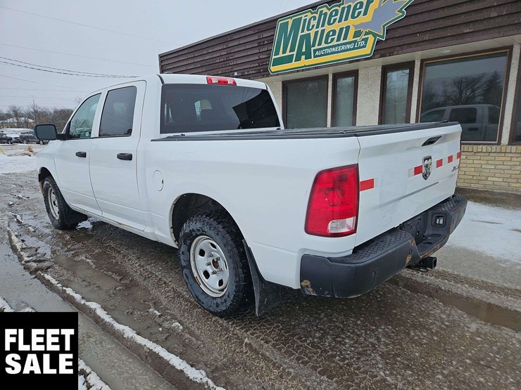 2019-ram-1500-classic-image-9