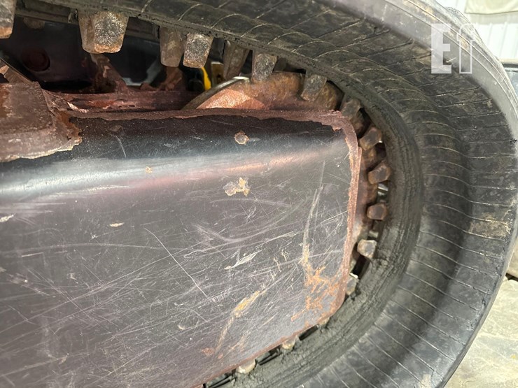 2021-jcb-3ts-8t-image-28