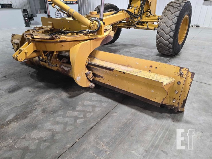 2011-caterpillar-140m2-image-11