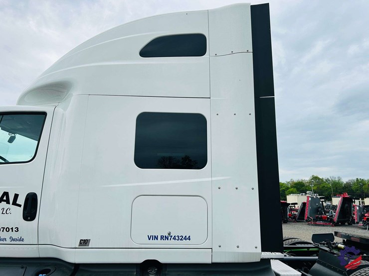 2024-international-lt62f-t/a-truck-tractor-image-19