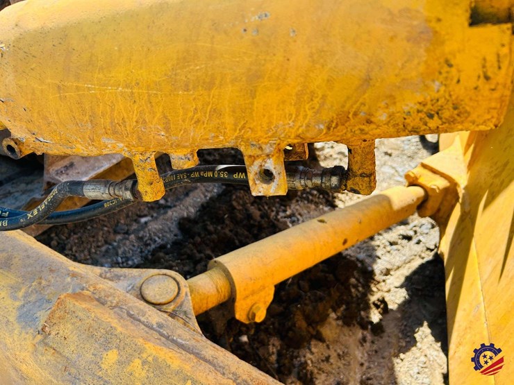 2022-komatsu-d65px-18-image-34