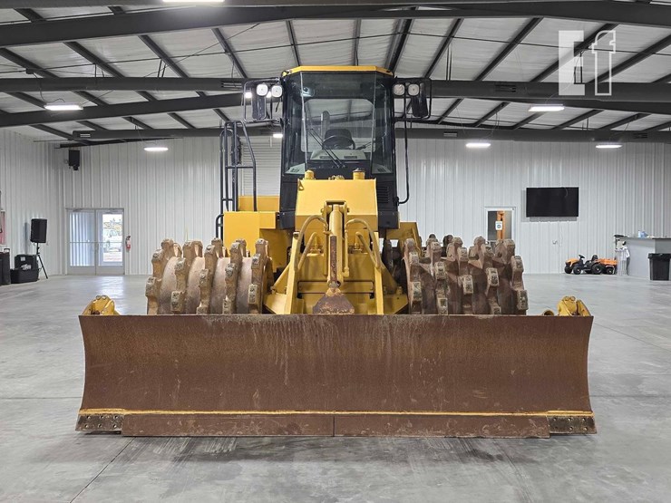 2015-caterpillar-815f-2-image-7