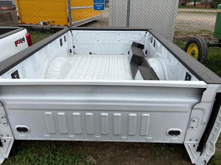 2024-ford-8-ft-image-2