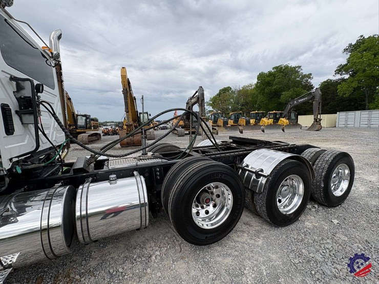 2024-international-hx520-image-25