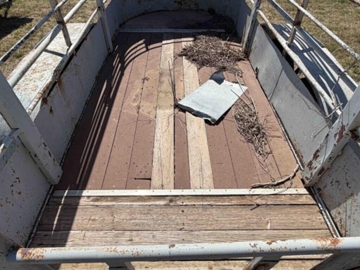 bumper-pull-livestock-trailer-image-6