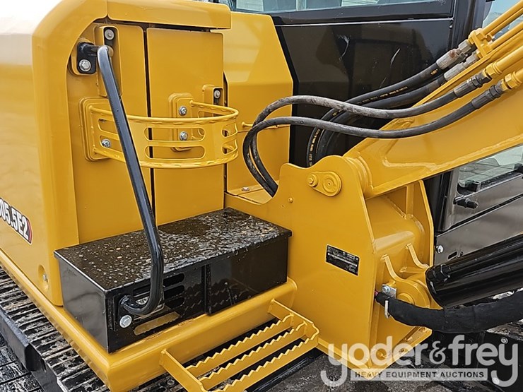 2018-caterpillar-305.5-image-15