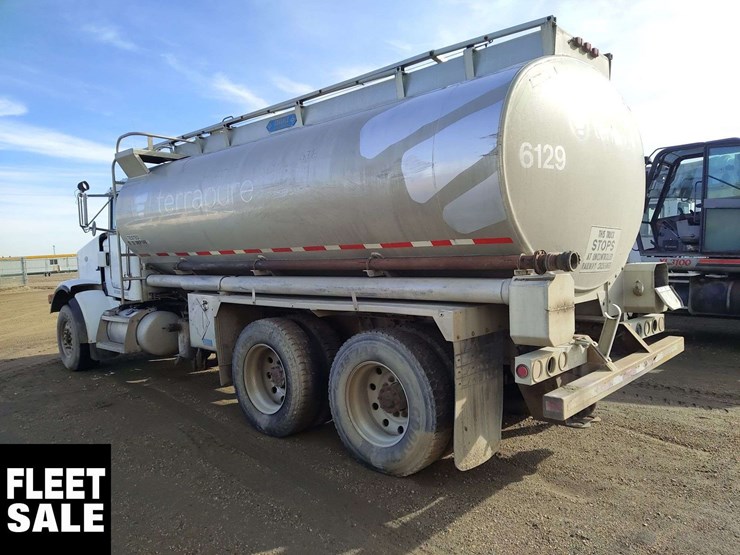 1999-peterbilt-357-image-2