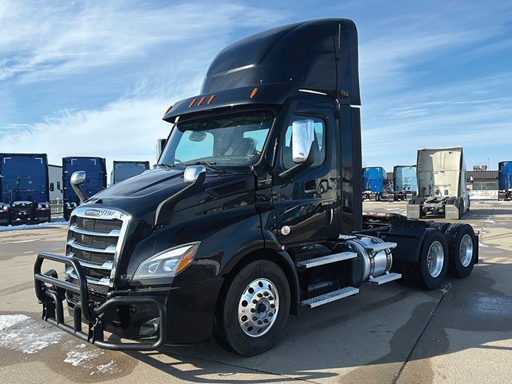 2022-freightliner-cascadia-116-image-1