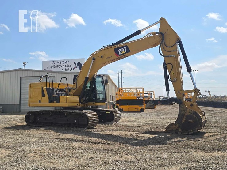 2019-caterpillar-320-image-2