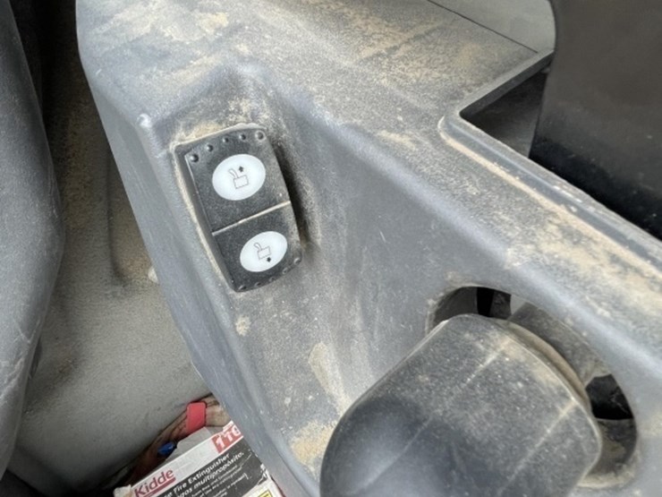 2018-caterpillar-12m3-awd-image-44