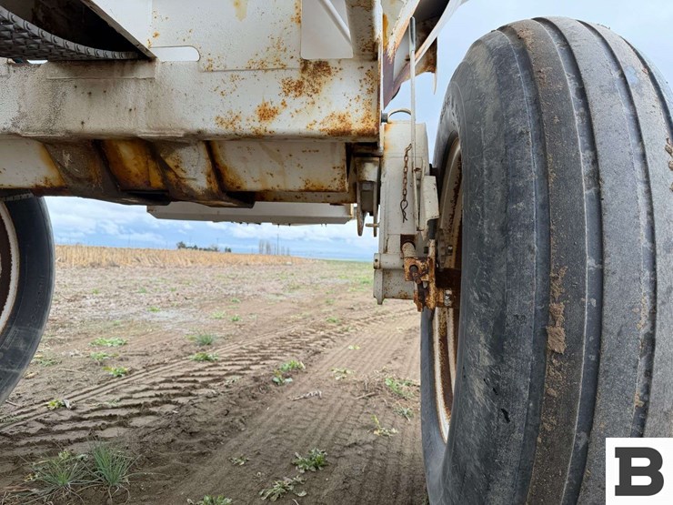 willmar-high-lander-fertilizer-spreader-image-13