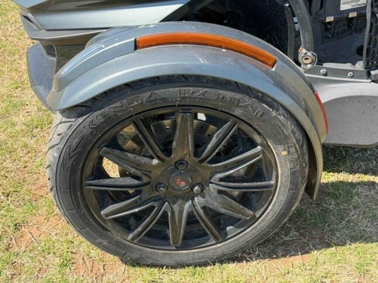 2018-can-am-spyder-rt-ltd-3-wheel-motorcycle-image-18