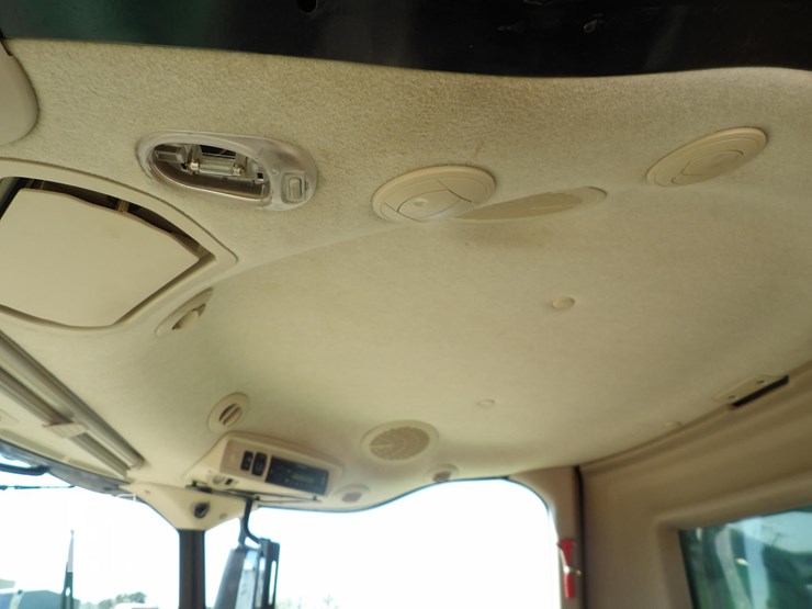 2012-john-deere-s680-image-50