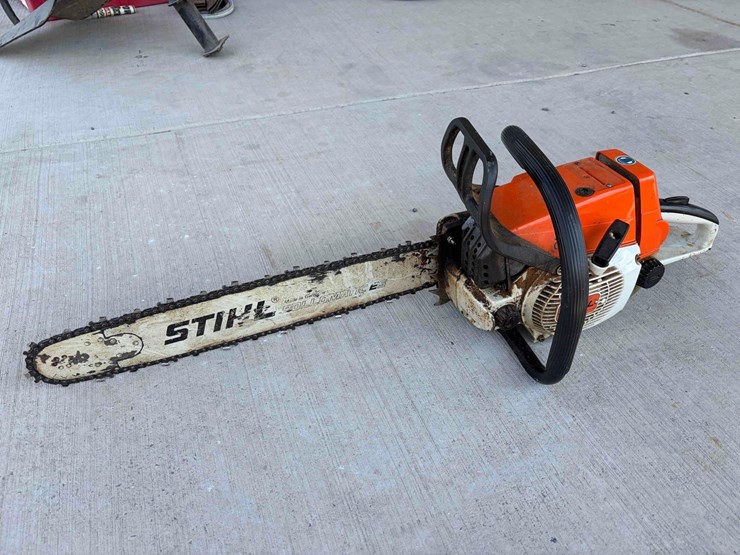 stihl-3114-20"-chainsaw-image-1