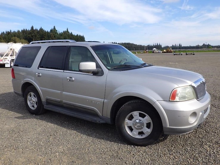 2003-lincoln-navigator-image-3
