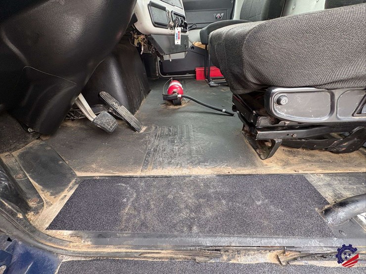 2019-western-star-4700-image-84