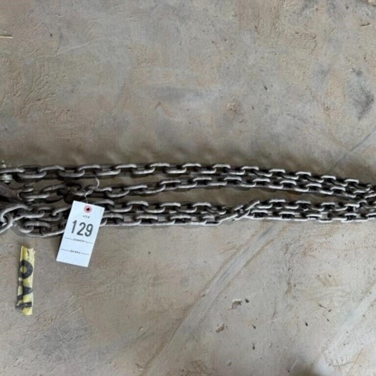14' Chain, 2 Hooks