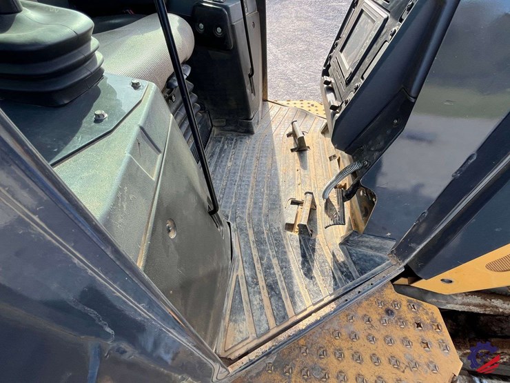 2018-deere-700k-xlt-image-55