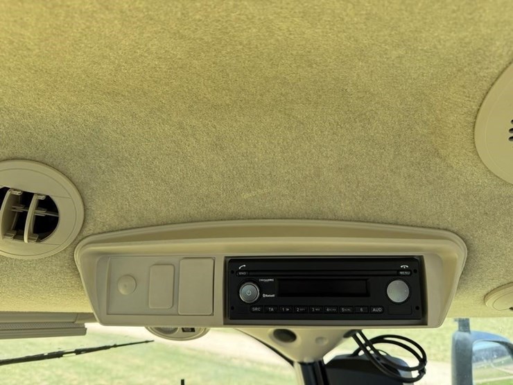 2019-john-deere-9700i-image-40