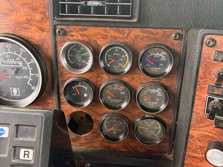 2001-kenworth-t800-image-14