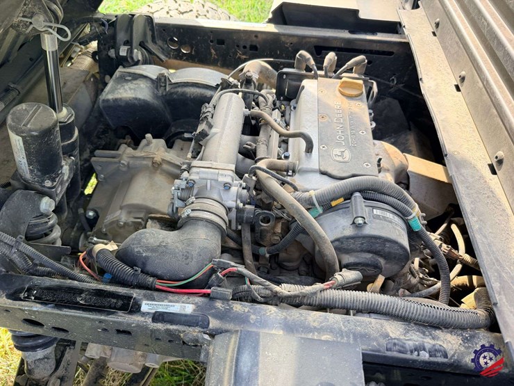2024-john-deere-gator-xuv-835r-image-48