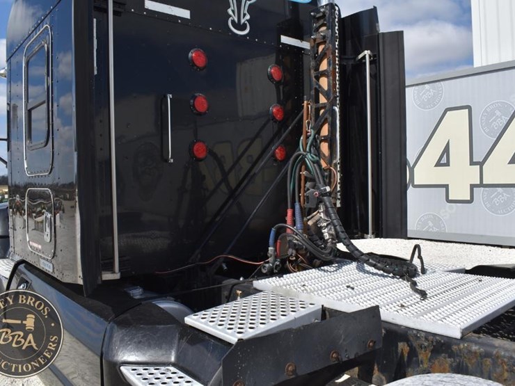 2013-kenworth-t660-image-17