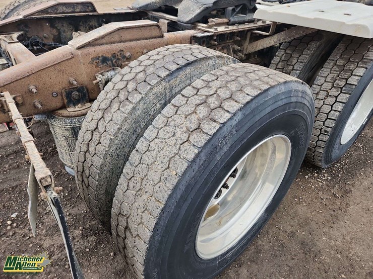 2014-international-prostar-image-31