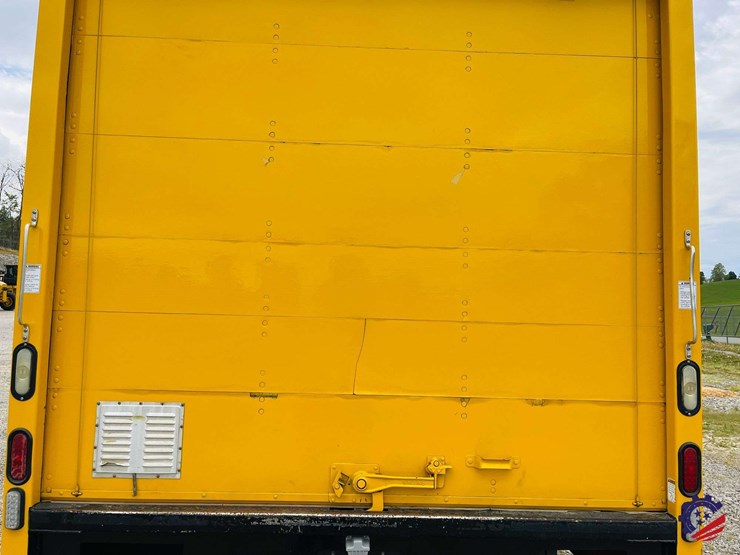 2009-gmc-savana-s/a-enclosed-roadside-service-truck-image-27