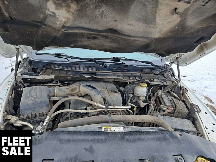 2019-ram-1500-classic-image-14