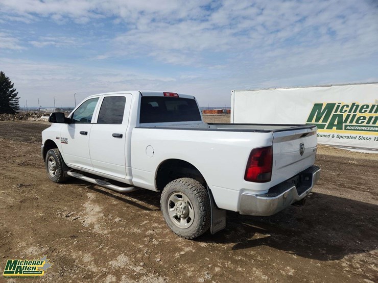 2013-dodge-2500-image-2