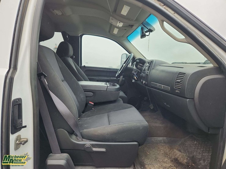 2011-gmc-sierra-2500hd-image-24