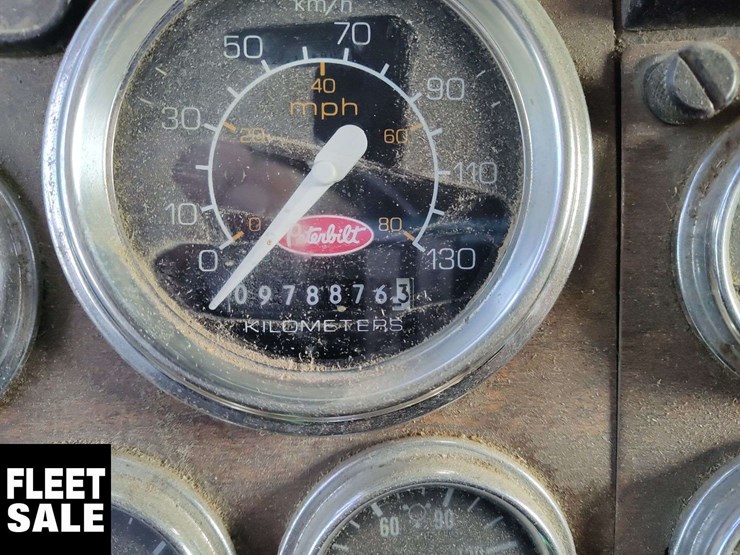 1999-peterbilt-357-image-10