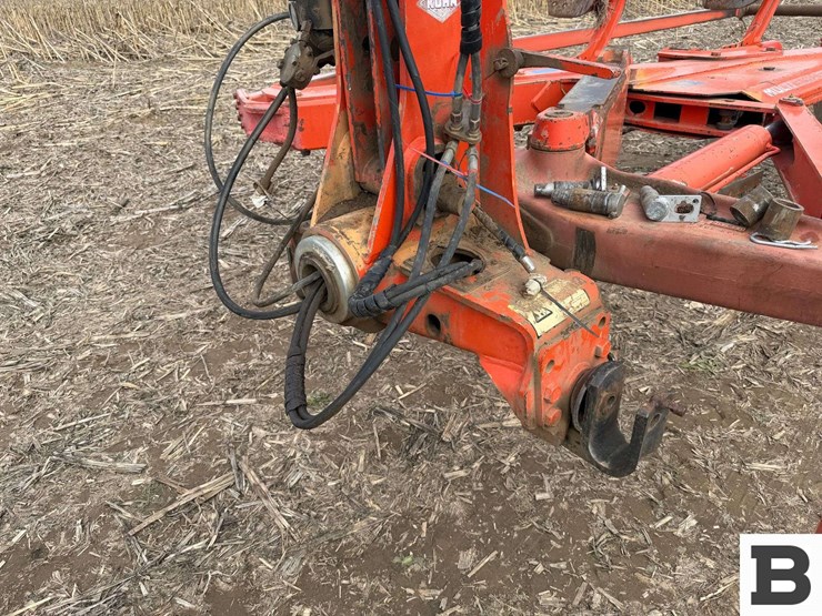kuhn-multi-master-100dl-6-bottom-plow-image-9