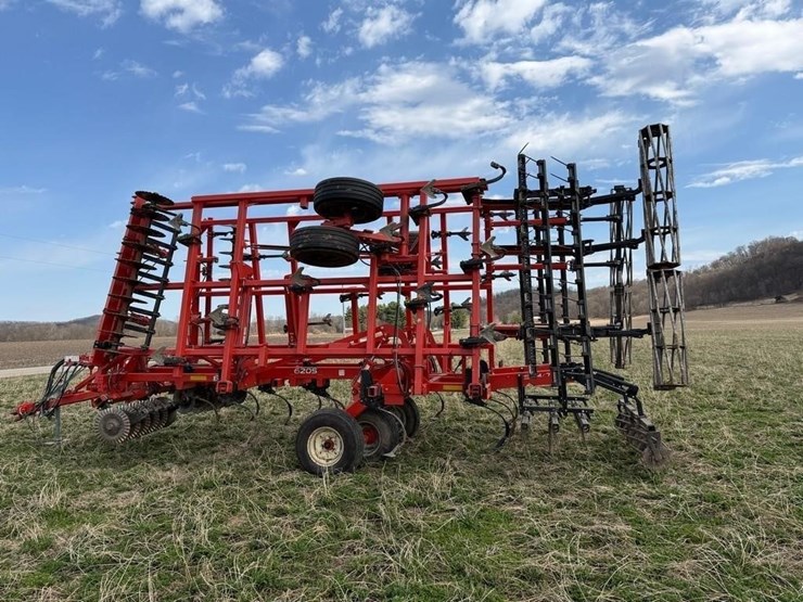 kuhn-landsman-6205-field-finisher-image-8