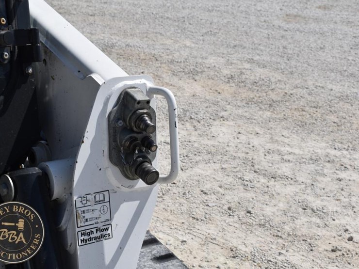 2023-bobcat-t770-image-11