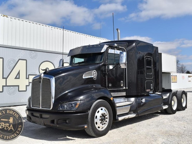 2013-kenworth-t660-image-2