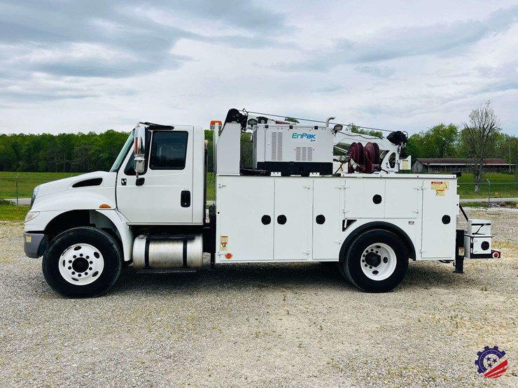 2015-international-durastar-4300-image-2