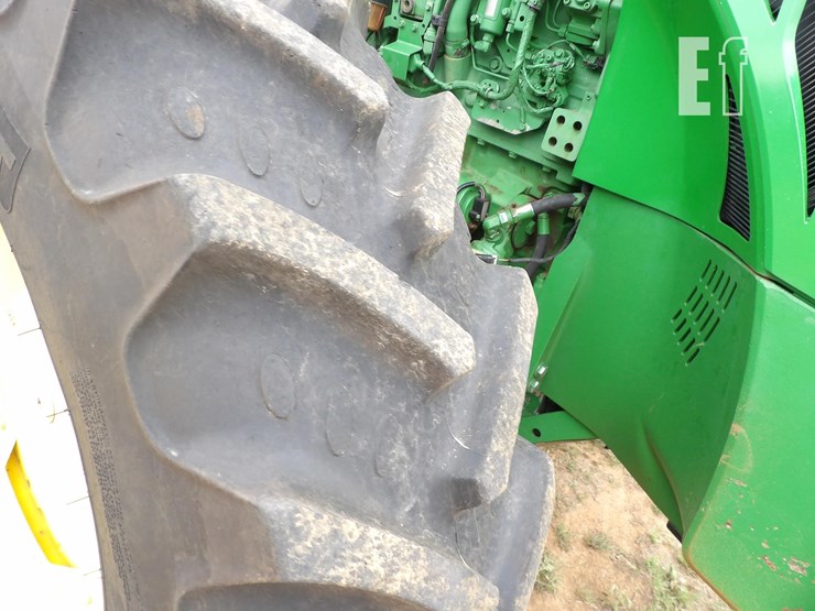 2012-john-deere-8235r-image-10