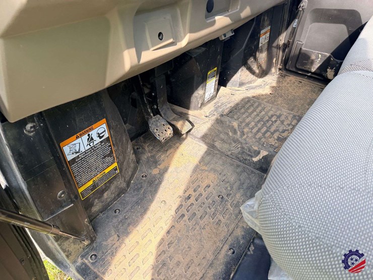 2023-john-deere-gator-xuv-835r-image-29