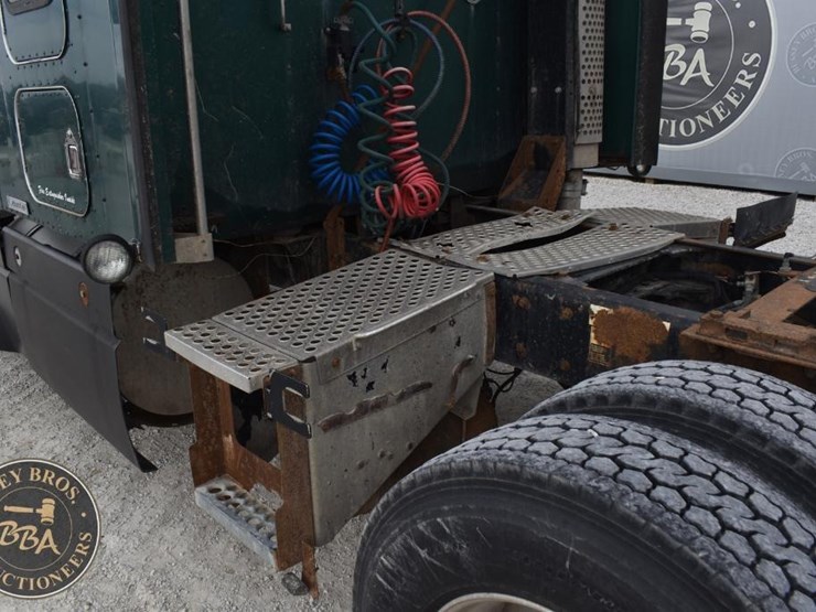 2000-kenworth-t600-image-13