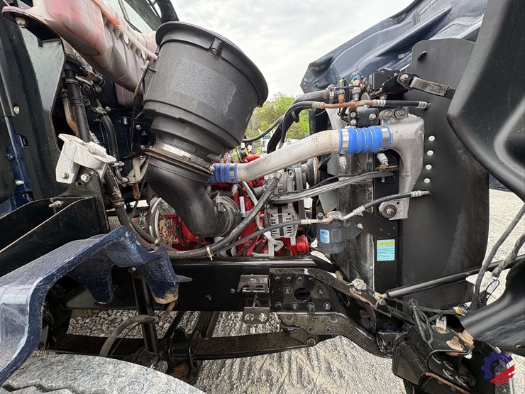 2019-western-star-4700-image-65