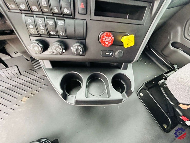 2024-international-lt62f-t/a-truck-tractor-image-104