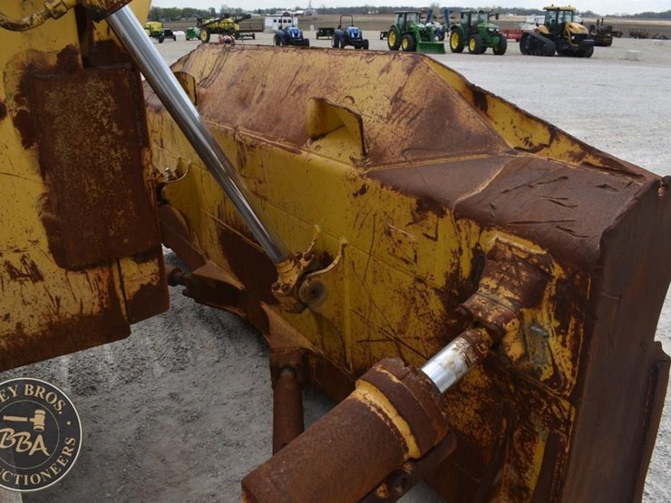 komatsu-d65ex-12-image-10