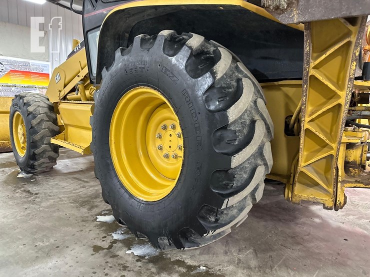 2001-caterpillar-420d-image-37