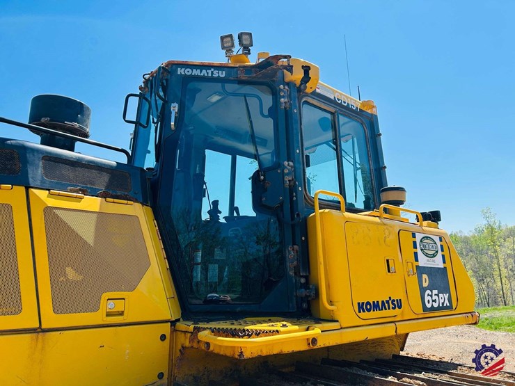 2023-komatsu-d65px-18-image-12