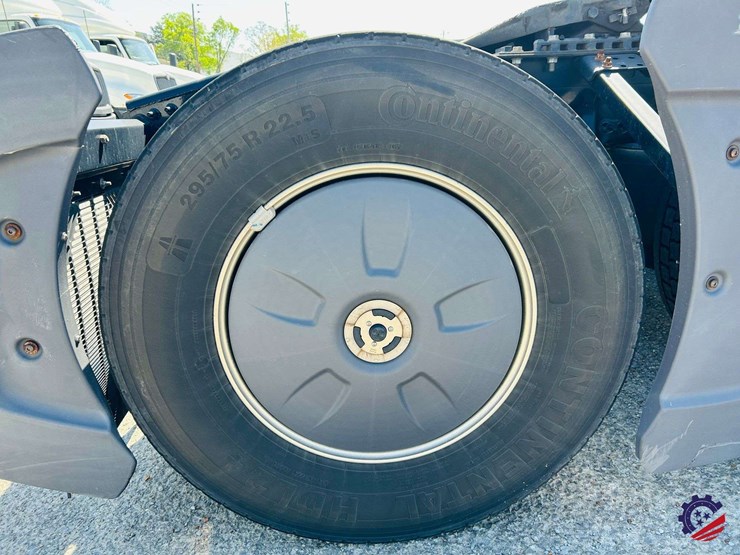 2024-international-lt62f-t/a-truck-tractor-image-17